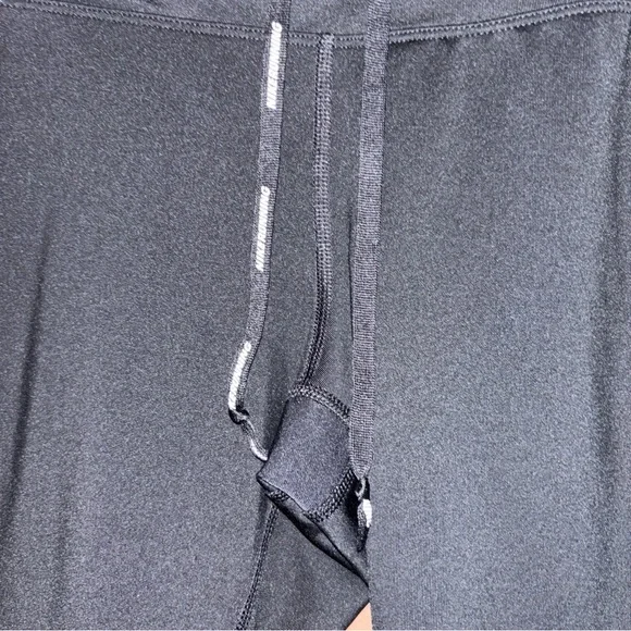 Nike Dri-Fit Women's Medium Black Capri Leggings Compression Work Out Gym Wear - Picture 6 of 10
